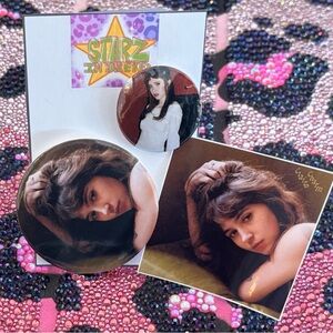 CLAIRO Button Pin Set